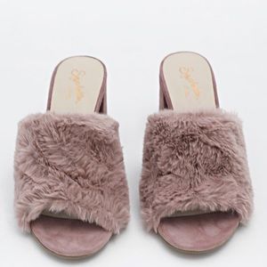 Seychelles Nobody Else Faux Fur Slides. Brand new